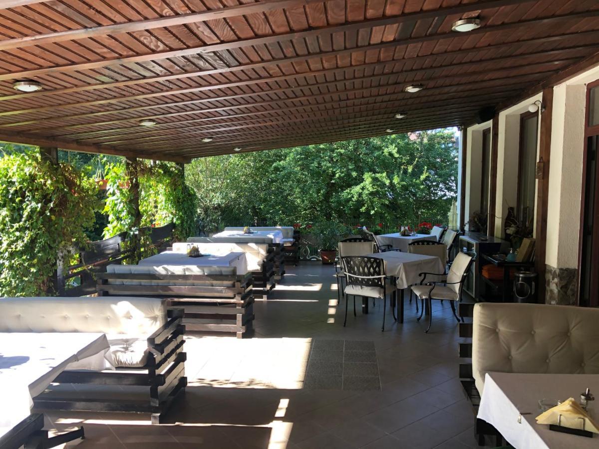 Hotel Boutique Garden Resort By Brancoveanu Alsómoécs Kültér fotó