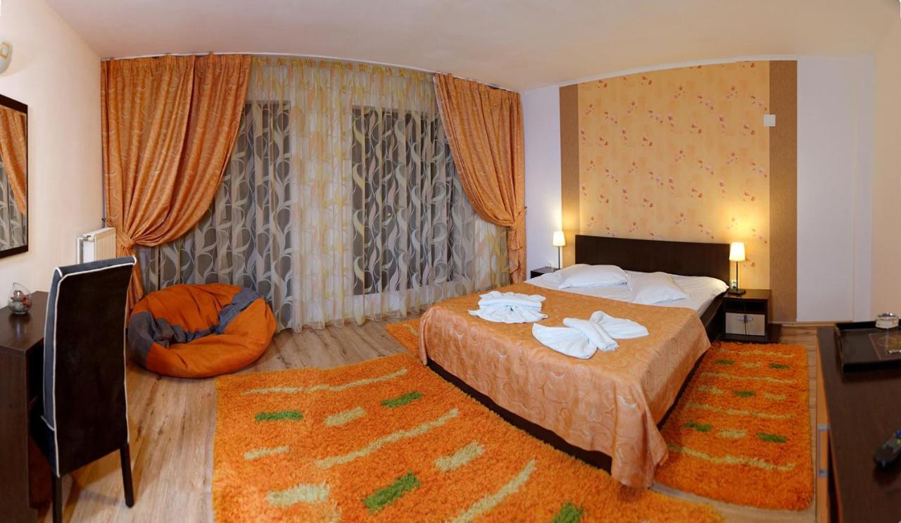 Hotel Boutique Garden Resort By Brancoveanu Alsómoécs Kültér fotó