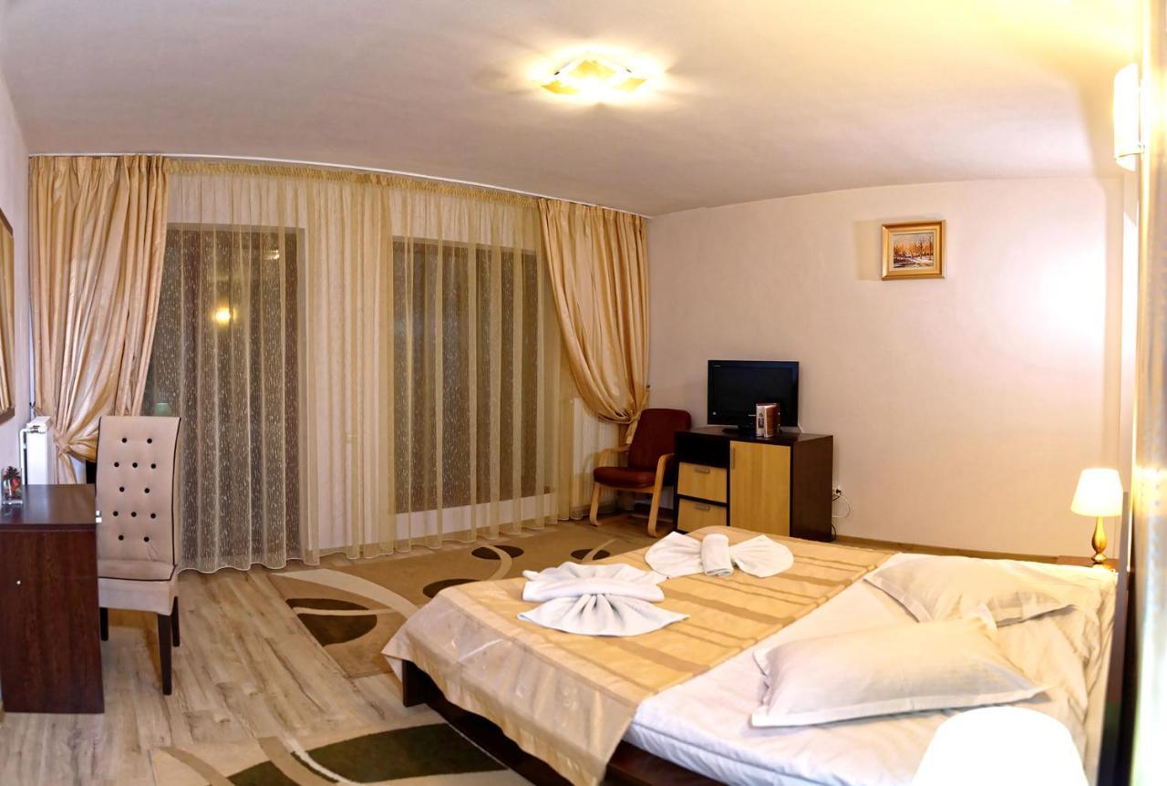 Hotel Boutique Garden Resort By Brancoveanu Alsómoécs Kültér fotó