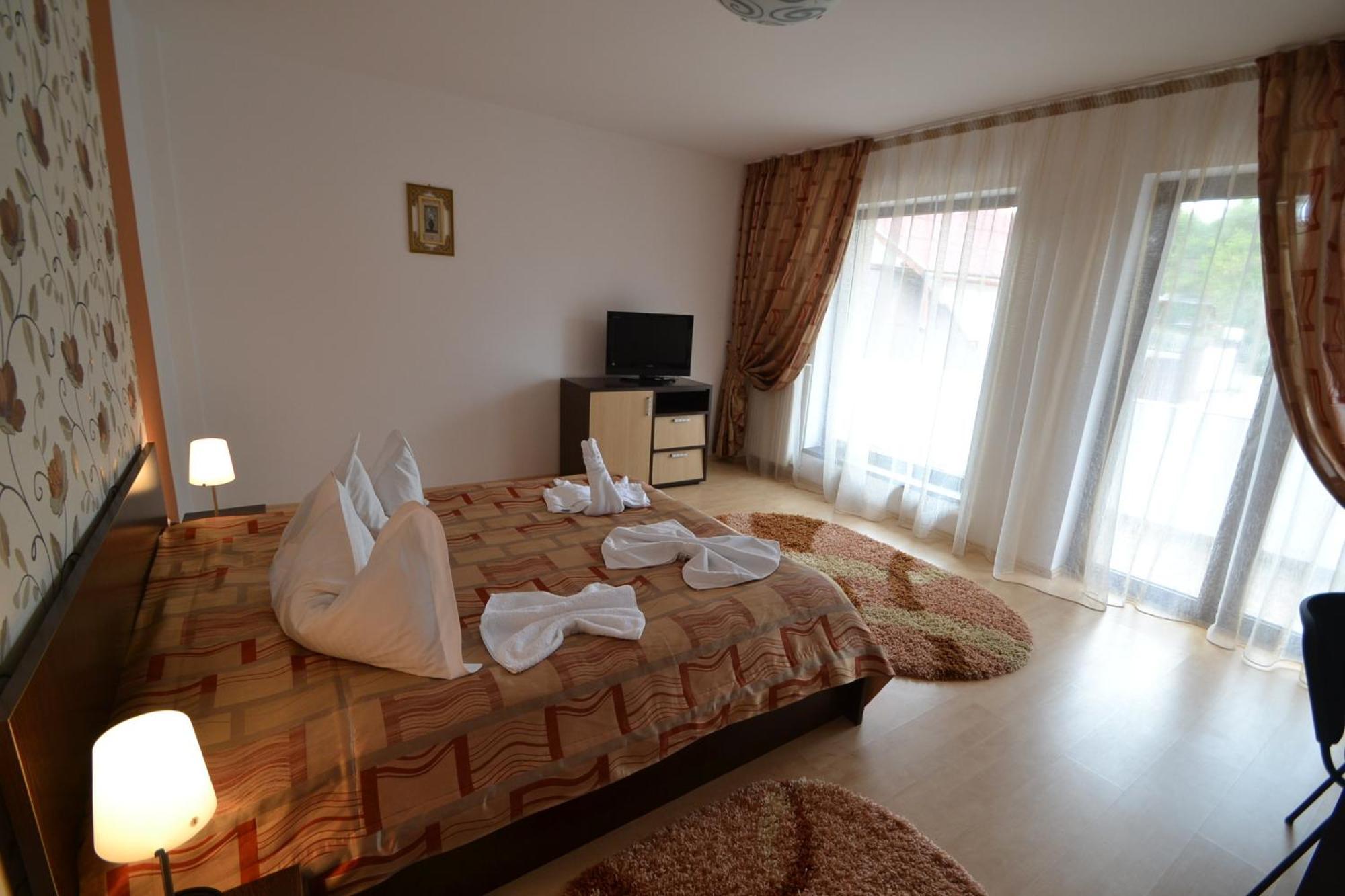 Hotel Boutique Garden Resort By Brancoveanu Alsómoécs Kültér fotó