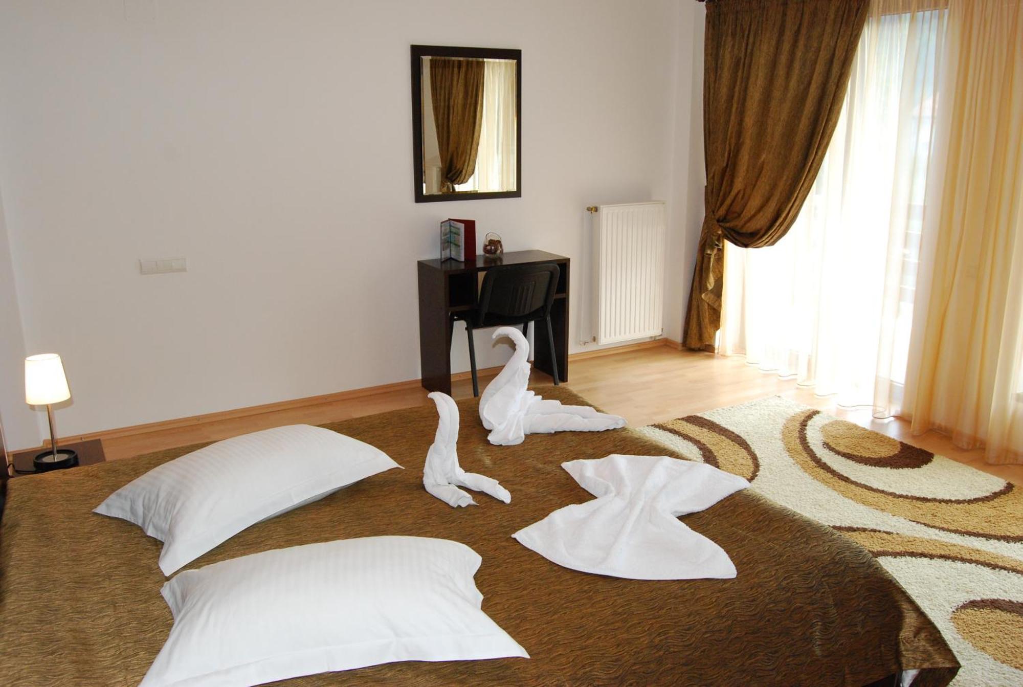 Hotel Boutique Garden Resort By Brancoveanu Alsómoécs Kültér fotó