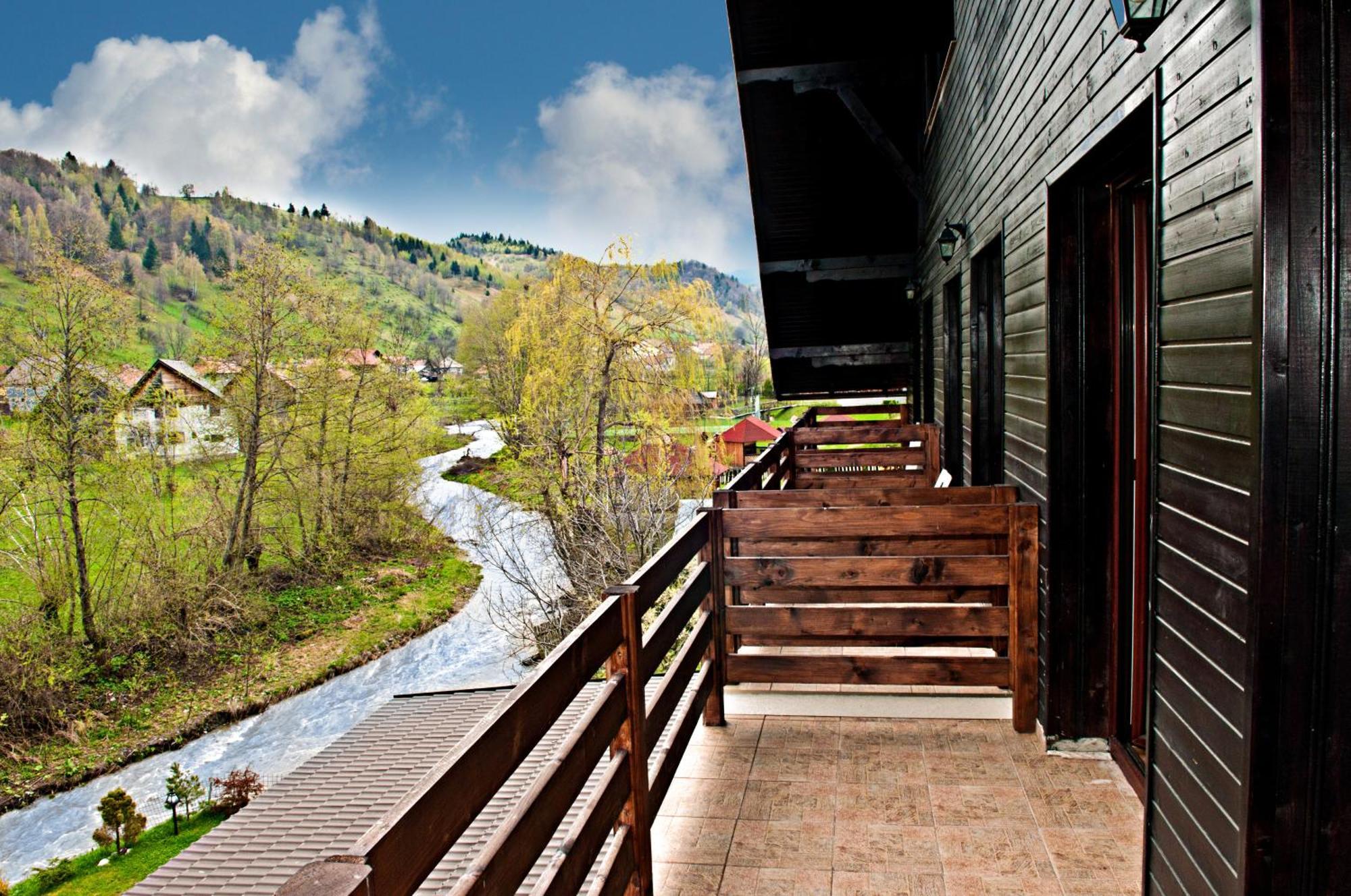 Hotel Boutique Garden Resort By Brancoveanu Alsómoécs Kültér fotó